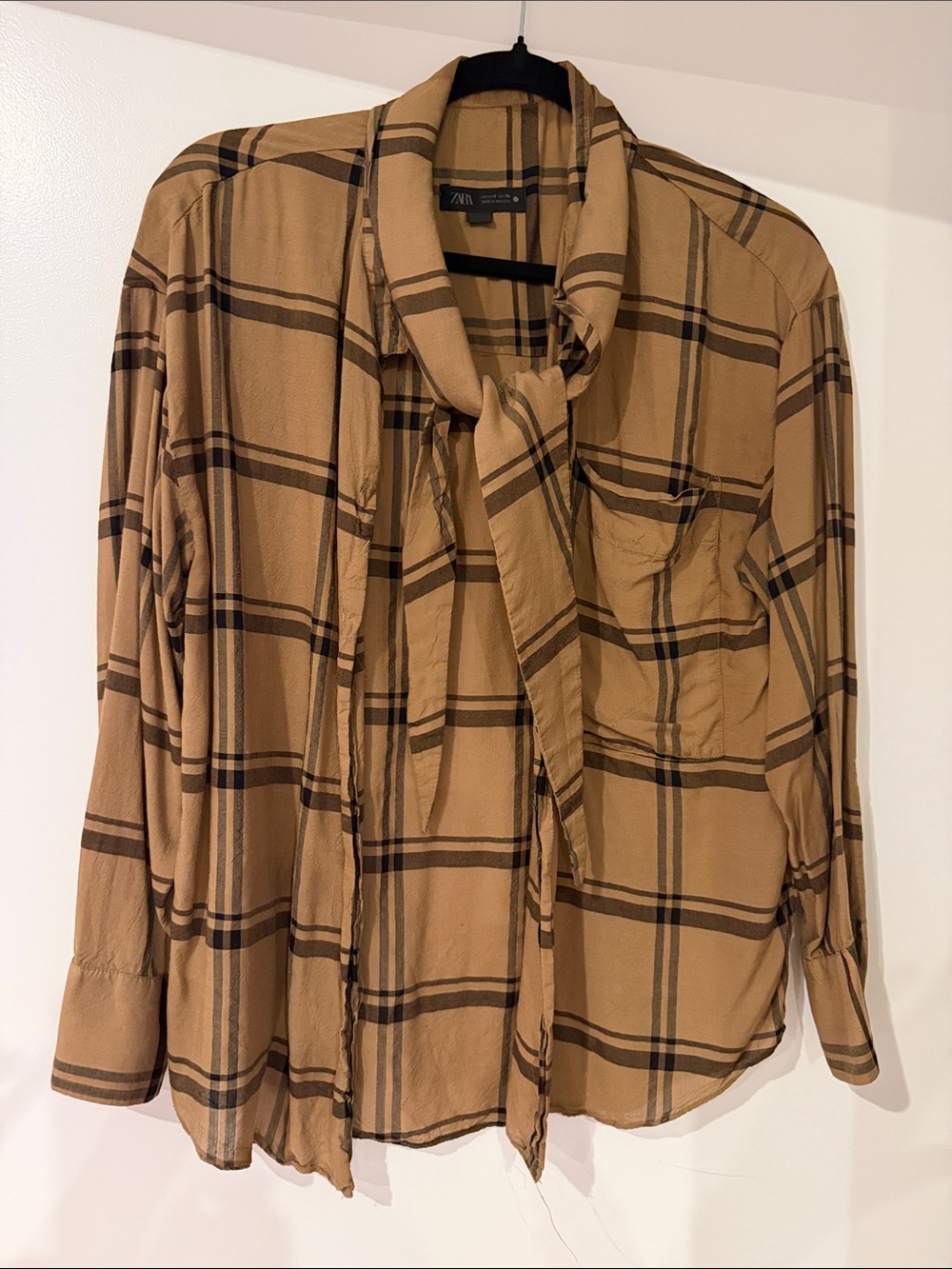 Zara Men’s Tan and Black Plaid Long-Sleeve Shirt with Neck Tie
